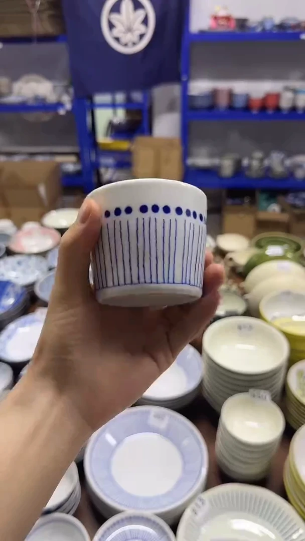 圆形日本进口陶瓷餐具   猪口杯