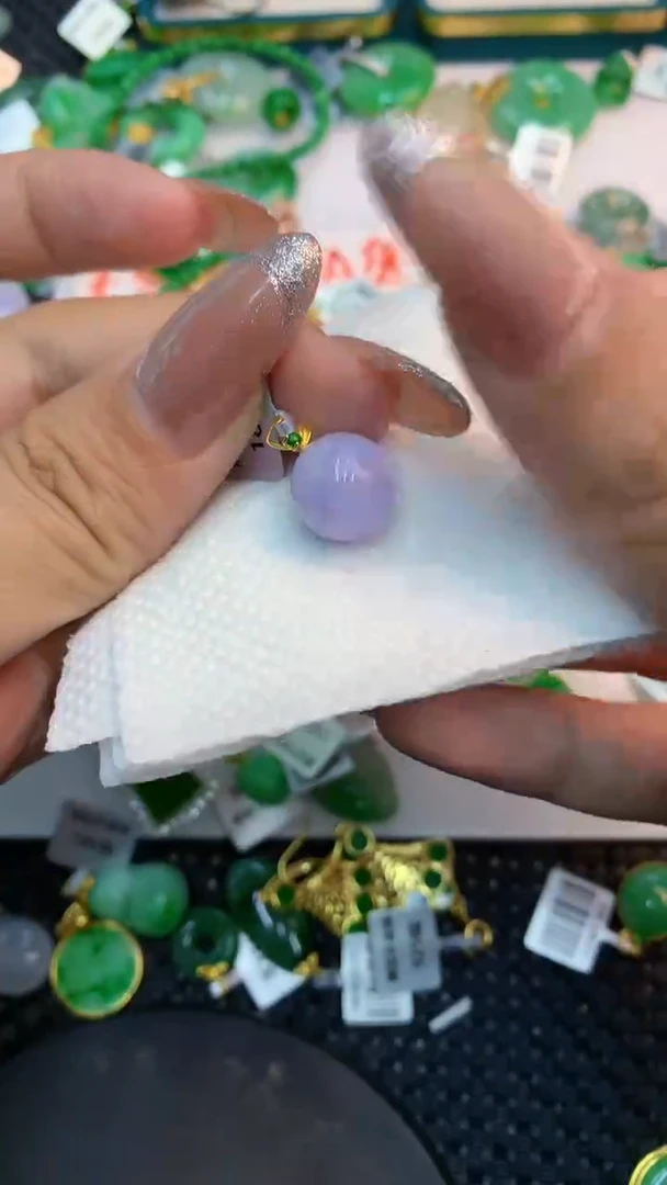 颈饰18K金镶嵌翡翠1