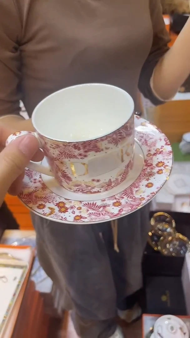 杯鸿辉家品牌瓷器，京东包邮！