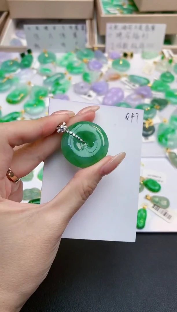 颈饰18K金镶嵌翡翠天然缅甸A货翡翠