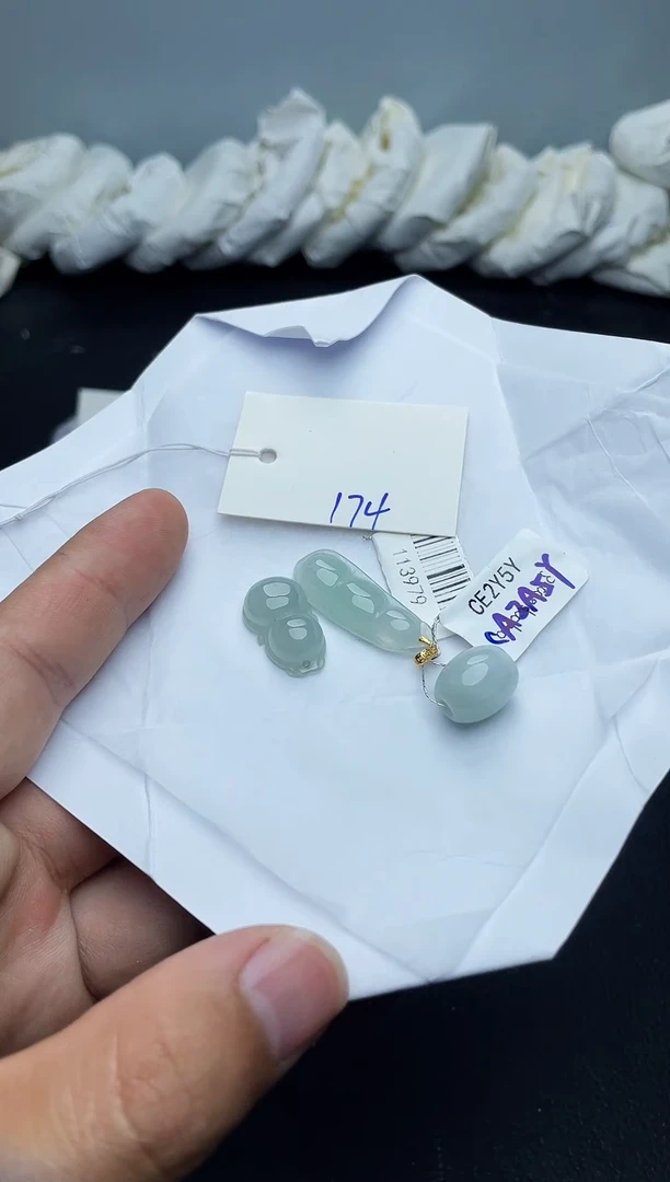 未镶嵌手镯翡翠174