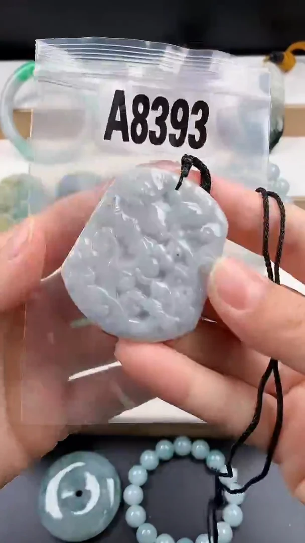 颈饰未镶嵌翡翠天然翡翠吊坠挂件