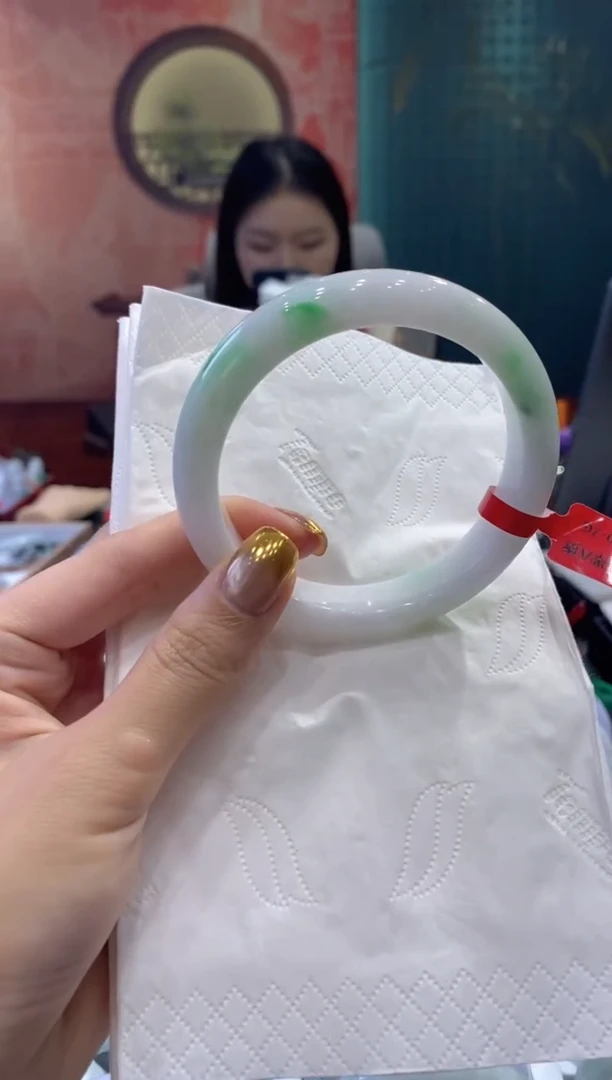 翡翠手镯未镶嵌多人18502