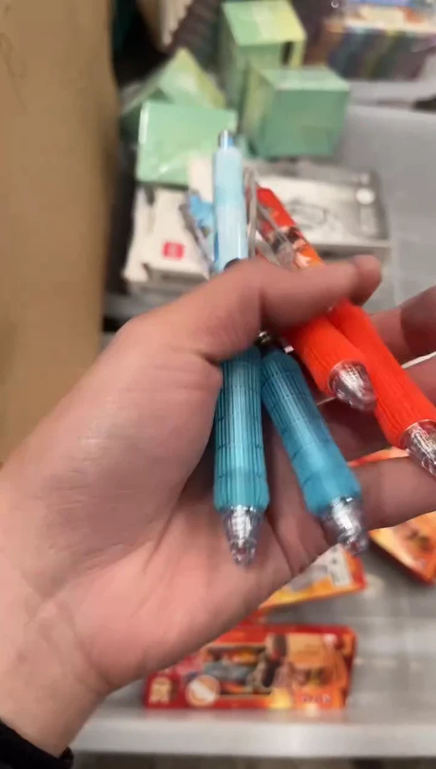 按动中性笔8盒装