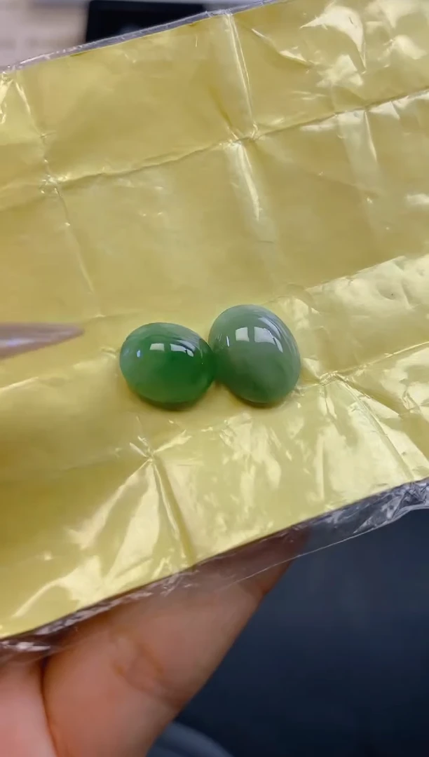 翡翠裸石天然翡翠蛋面9