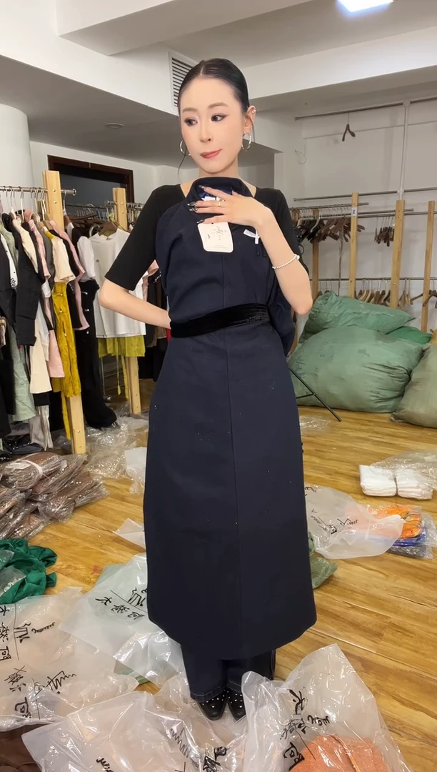 袍子       S码         105斤