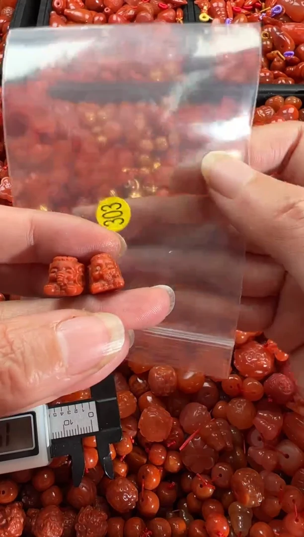 【闪购商品】南红玛瑙颈饰未镶嵌1