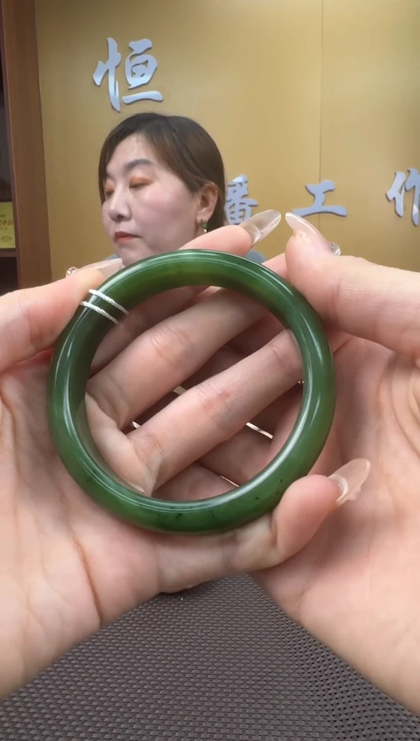 【闪购商品】和田玉手镯未镶嵌59