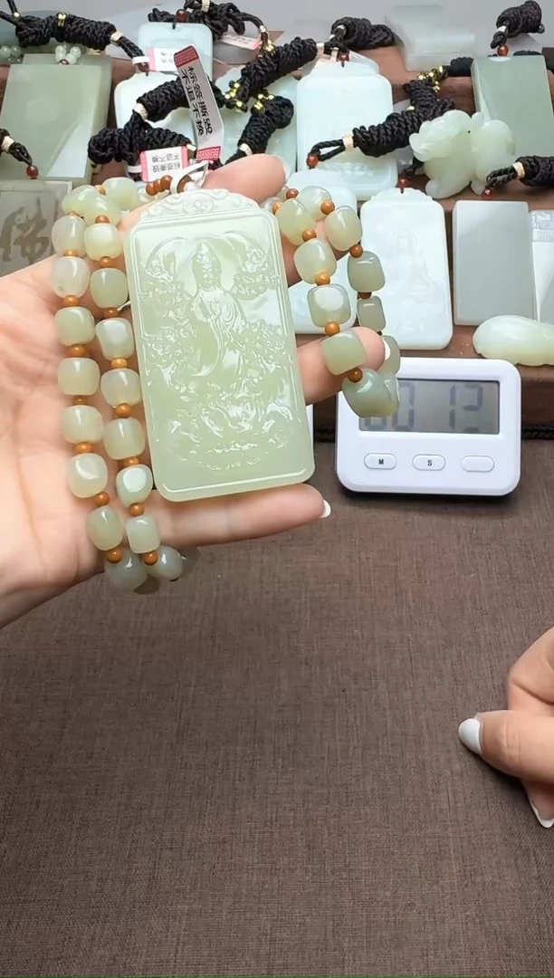 颈饰未镶嵌和田玉1