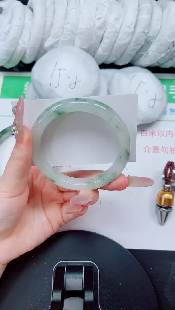 未镶嵌手镯石英质玉153-57/58