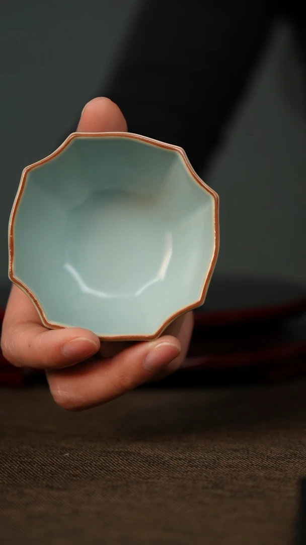 微微瑕 四方葵口杯 无底款