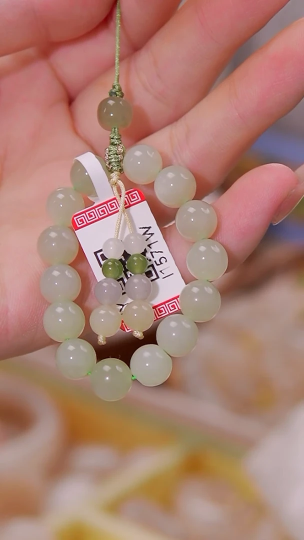 颈饰未镶嵌和田玉挂件