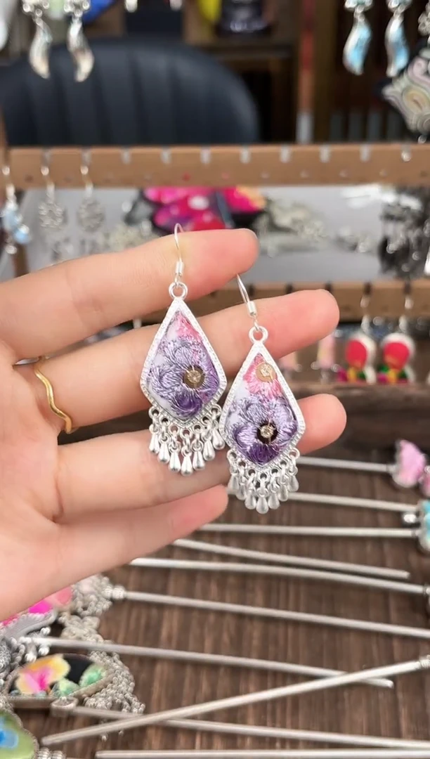 织绣民族风非遗老绣饰品630