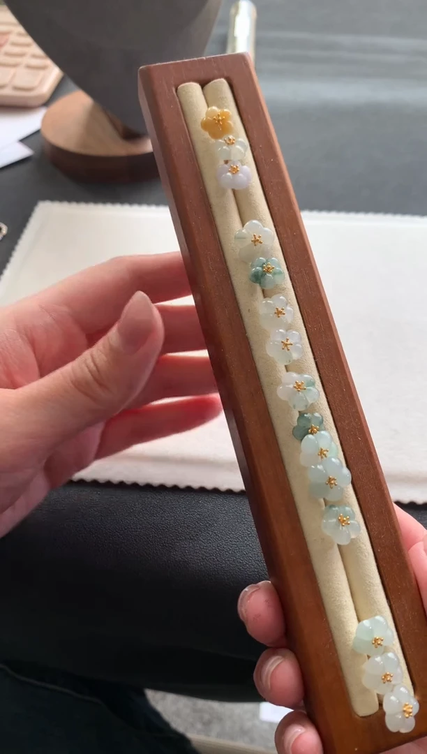 【闪购商品】翡翠耳钉未镶嵌花花耳钉多样性发一