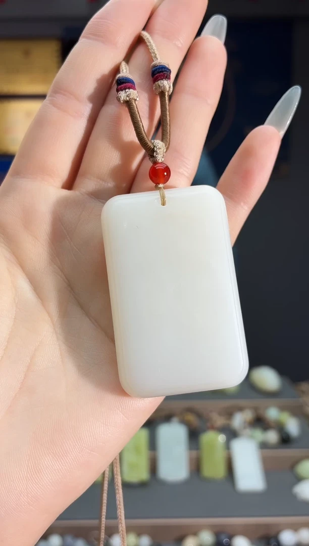 颈饰未镶嵌和田玉1