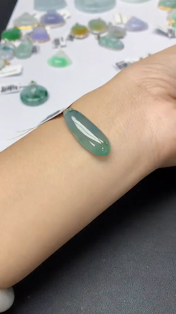 翡翠未镶嵌颈饰天然缅甸a货翡翠