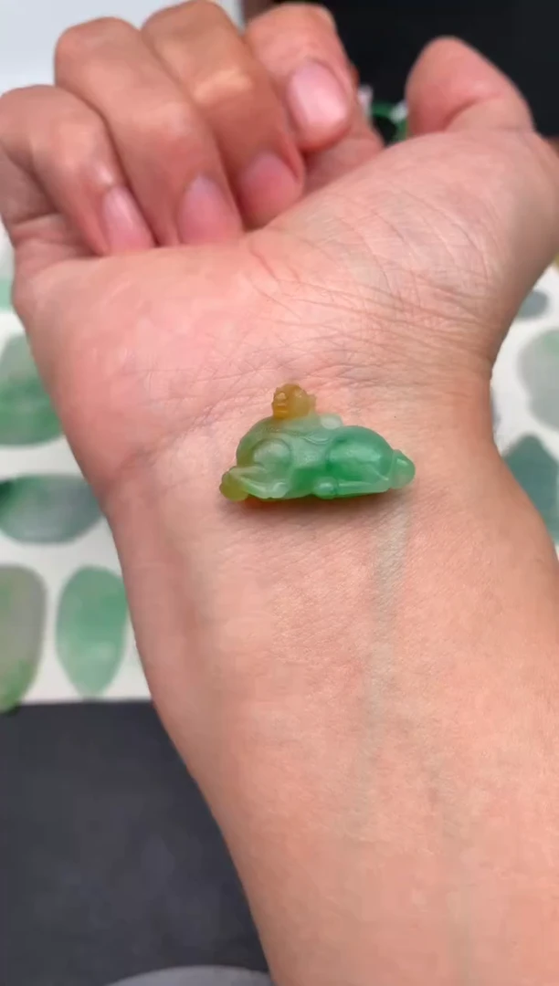 未镶嵌定制翡翠翡翠