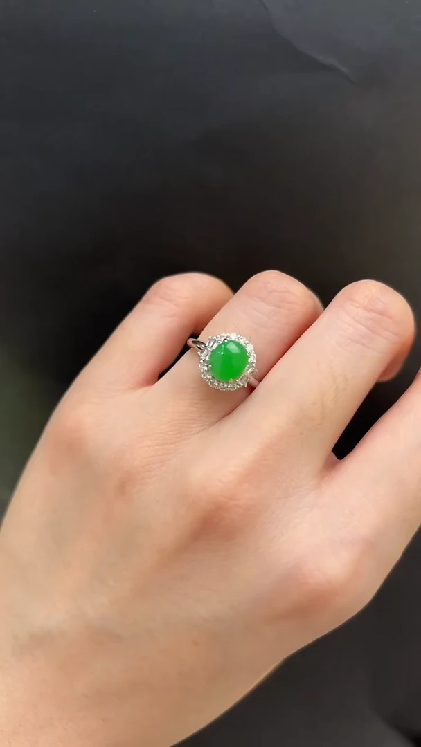 【闪购商品】翡翠戒指18K金镶嵌翡翠蛋面戒指多人不退不换