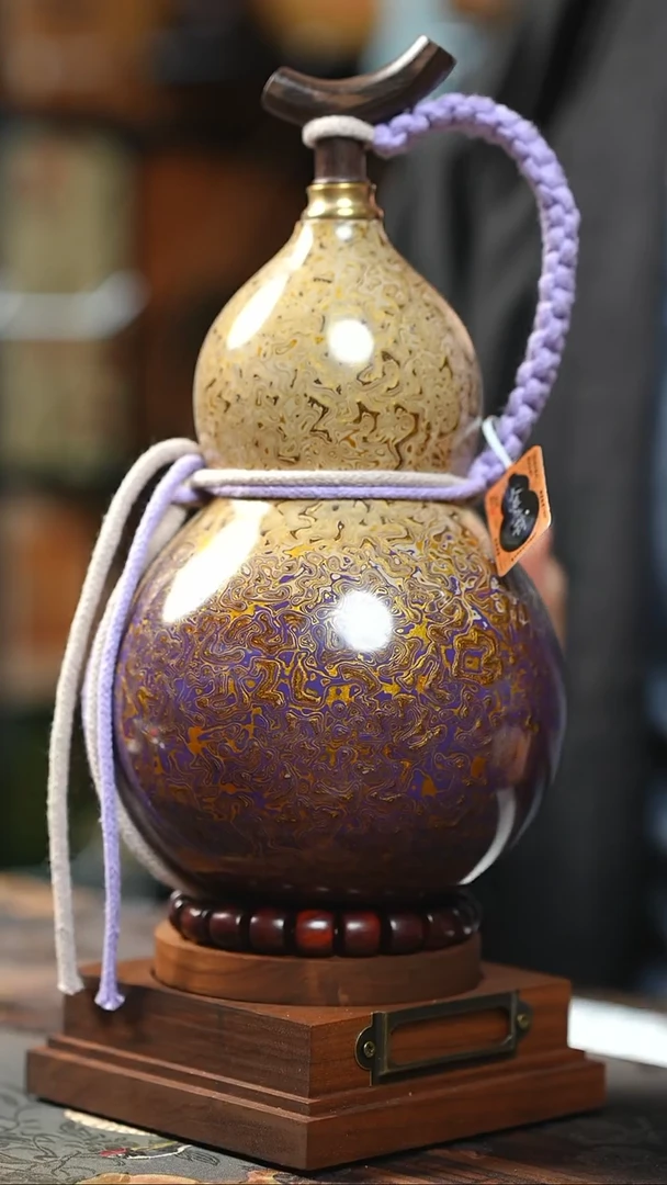 RJ024漆艺精致酒葫芦一只