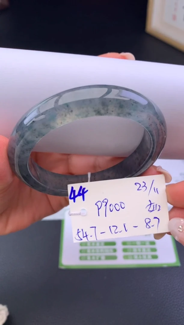 未镶嵌手镯翡翠假一赔三   手镯