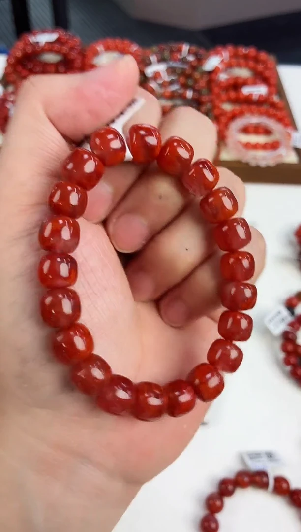 未镶嵌瓦西老型手串10*南红玛瑙一个/条