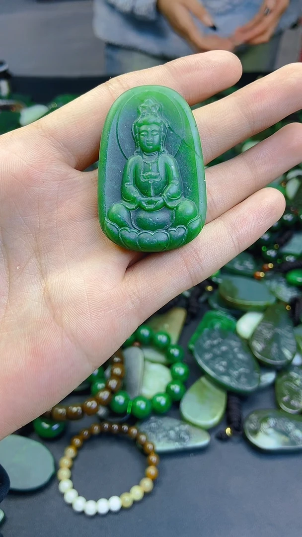 颈饰未镶嵌和田玉1