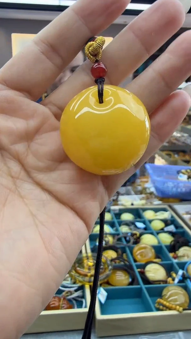 琥珀颈饰未镶嵌201秒拍号 假一罚三
