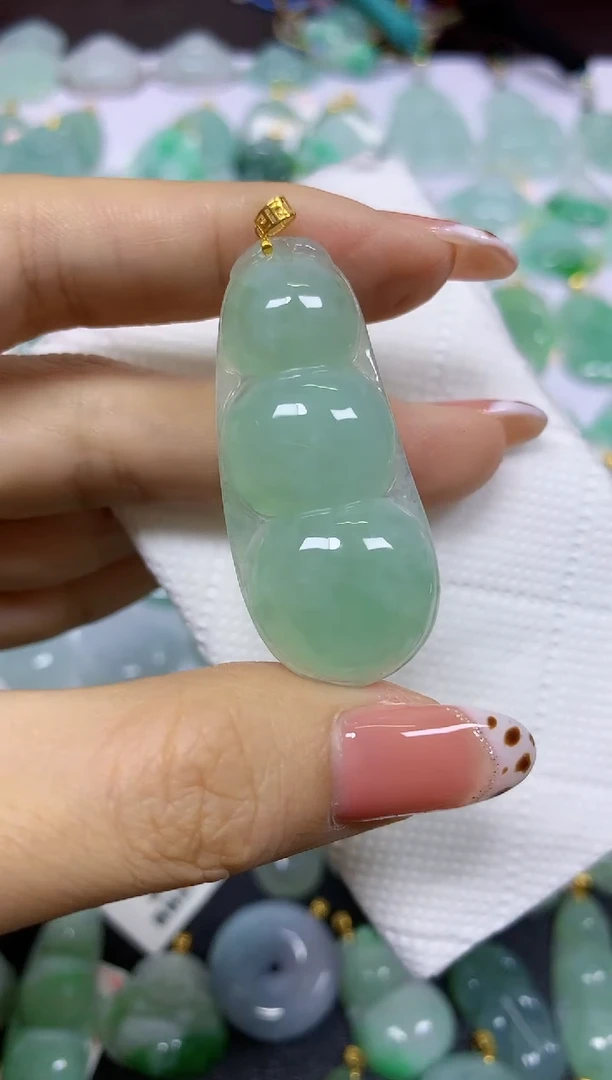 颈饰未镶嵌翡翠 天然翡翠A货