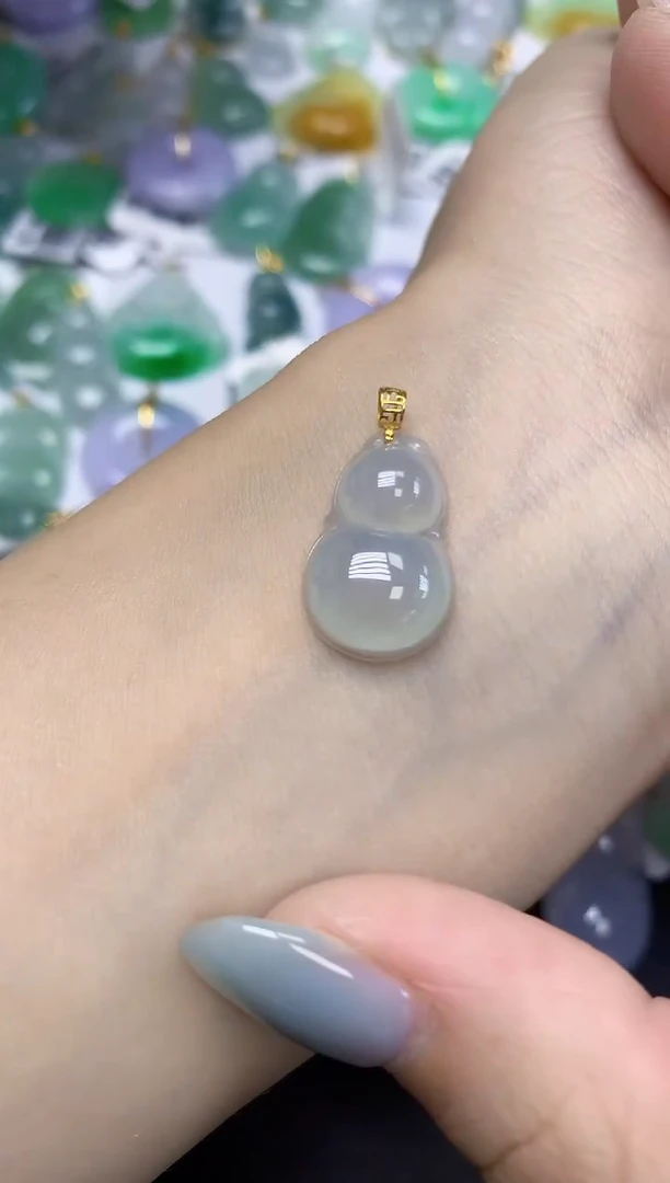 翡翠18K金镶嵌颈饰天然缅甸翡翠A货