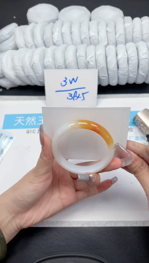 【闪购商品】石英质玉手镯未镶嵌290-54.5