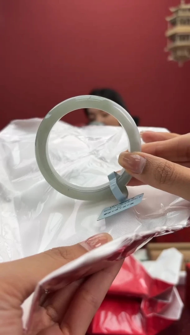 翡翠手镯未镶嵌17手镯