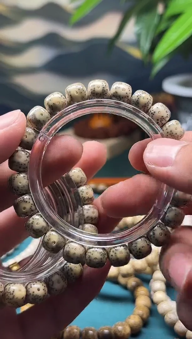 星月菩提手串石玉料原生态【正月月留白10*9】