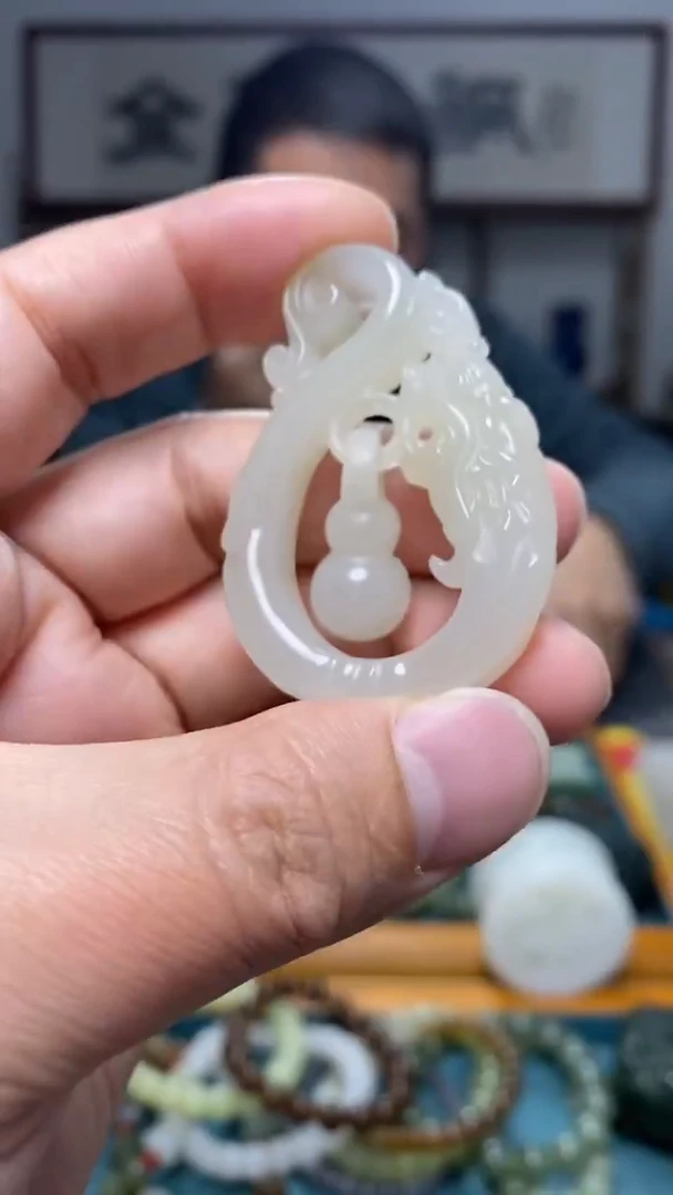 颈饰未镶嵌和田玉75