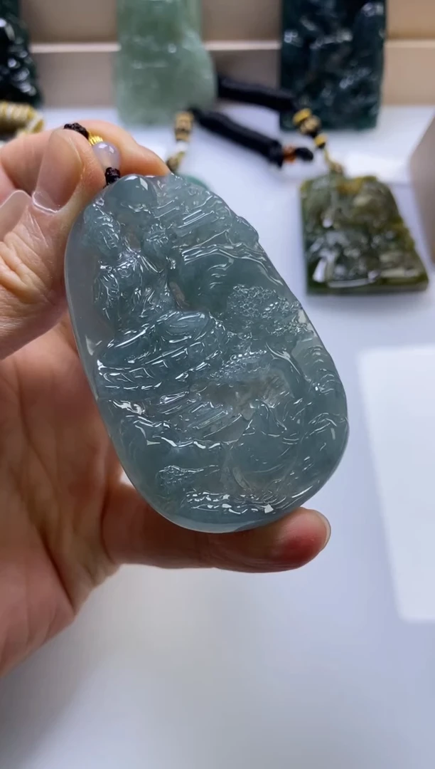 颈饰未镶嵌翡翠