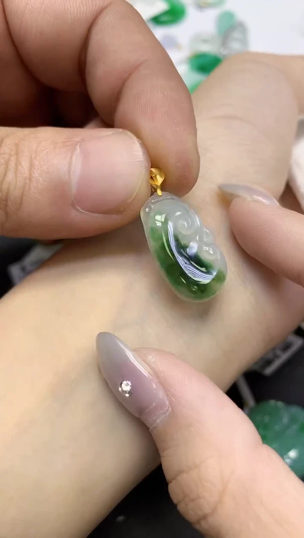 颈饰18K金镶嵌翡翠天然缅甸翡翠A货百元以上9元证书费自理