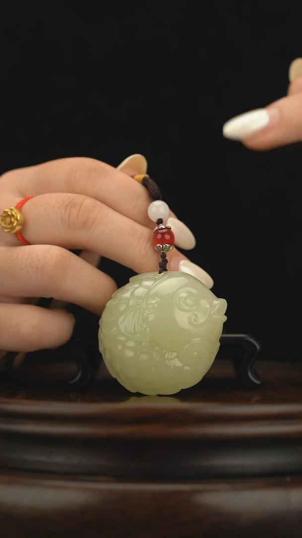 玉【年年有余】锦鲤天然玉石手把件