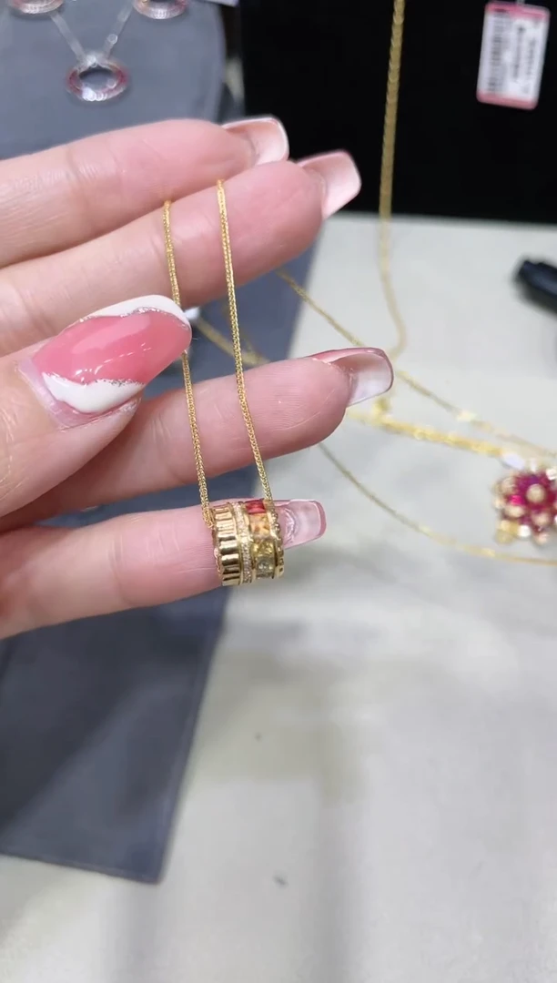 18K金镶嵌天然彩色蓝宝石项链路路通款