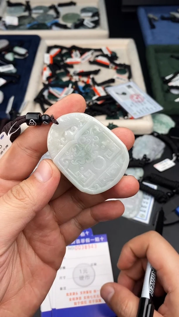 【闪购商品】翡翠颈饰未镶嵌  天然翡翠，一物一图