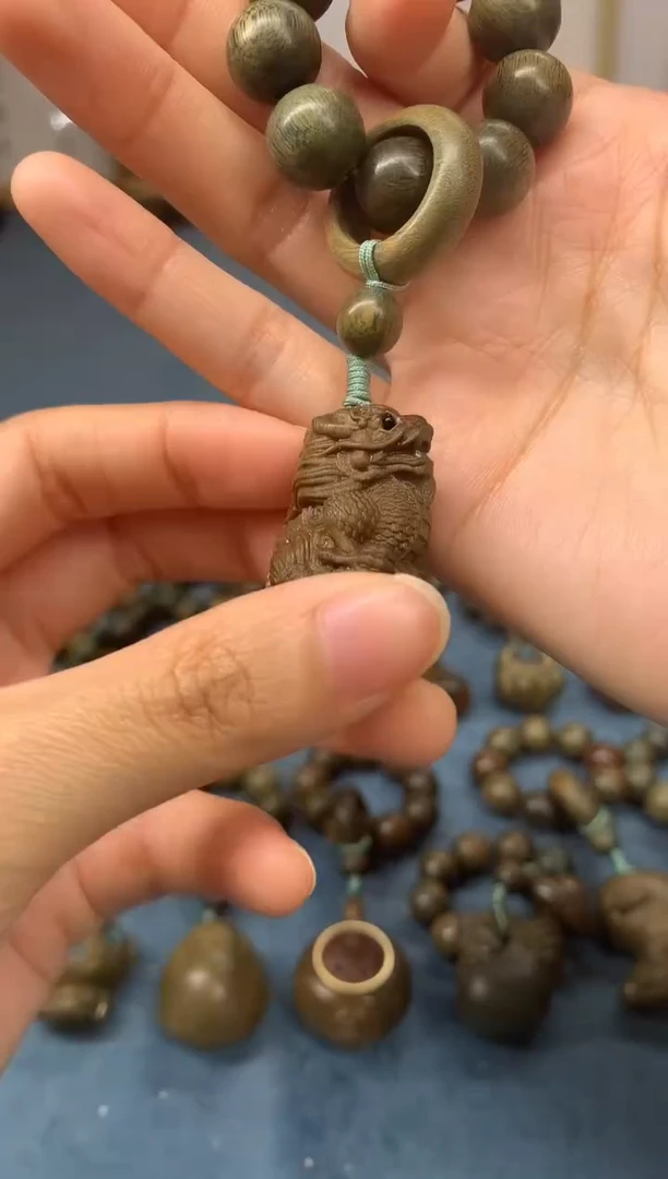 【闪购商品】维腊木（绿檀）把件生肖龙 盘玩件