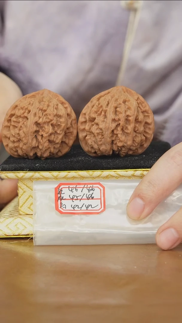 把件文玩核桃非嫁接大粗筋有修