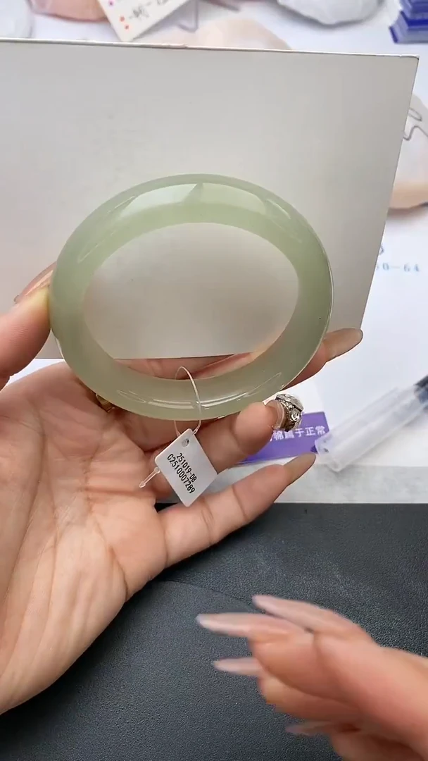 未镶嵌手镯石英质玉w161-DB58+