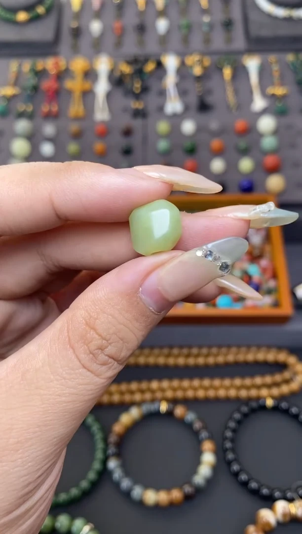 未镶嵌和田玉挂件随形