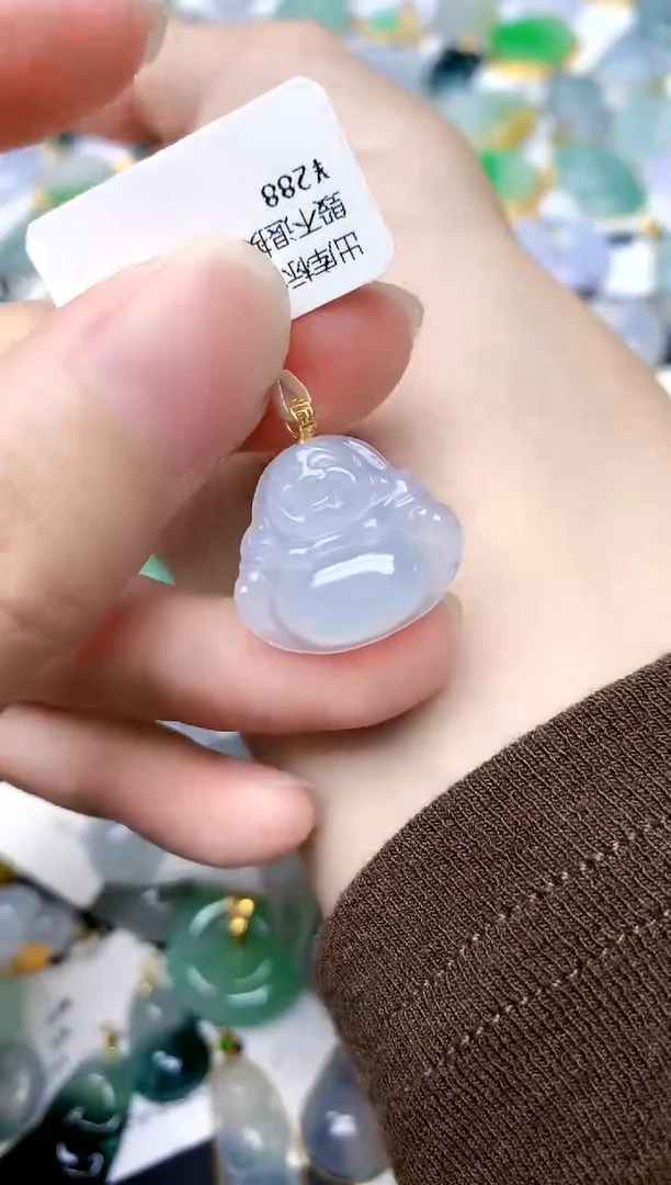 颈饰18K金镶嵌翡翠天然A货翡翠