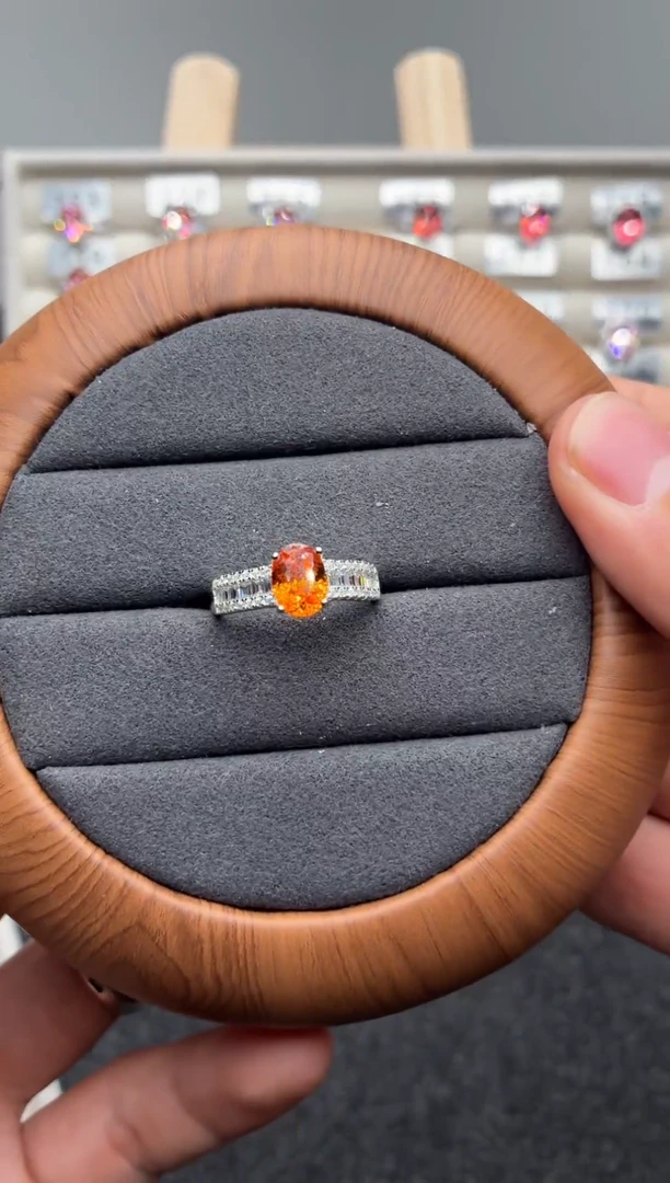 银S925镶嵌戒指石榴石0000