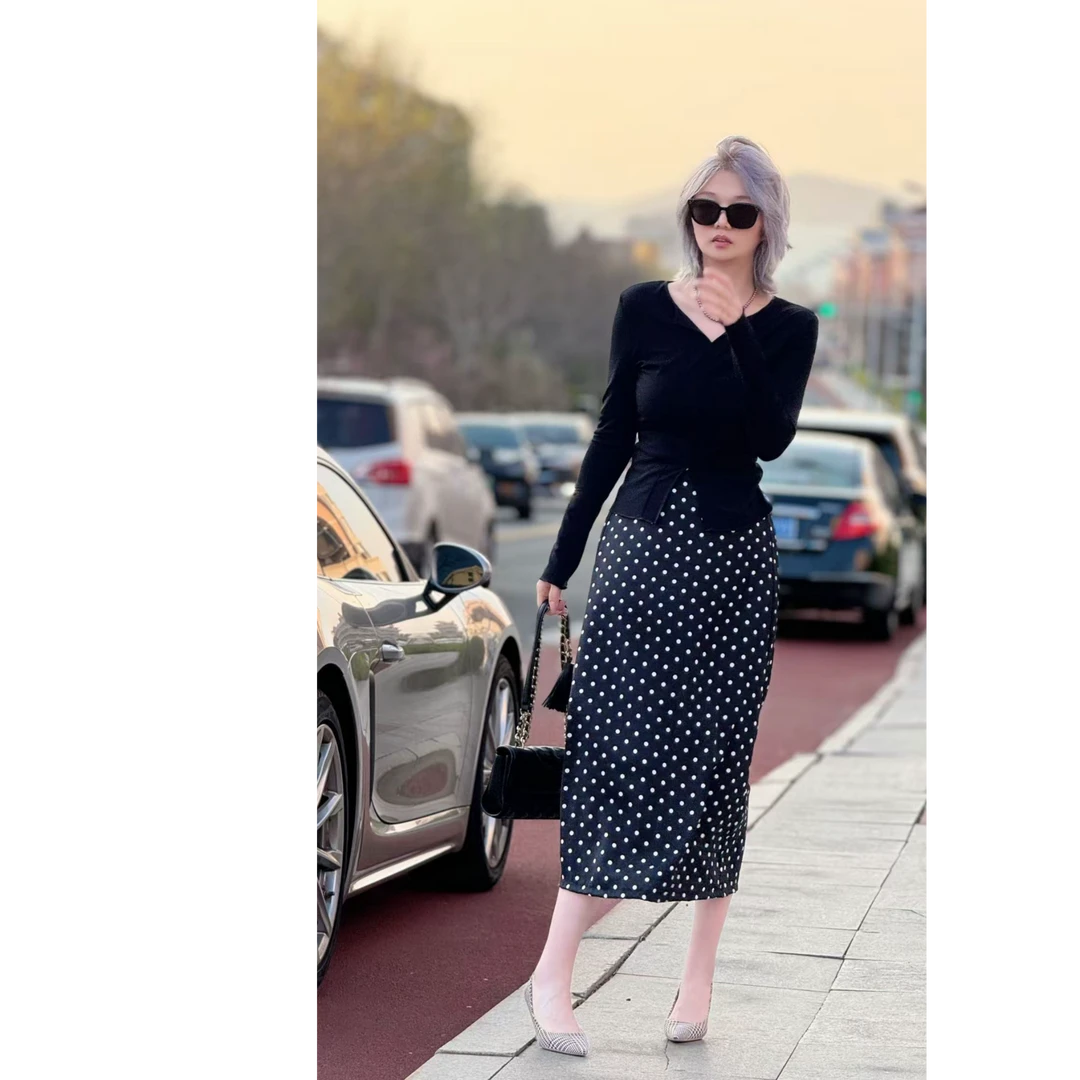 CJ 开叉一步裙波点黑色半身裙