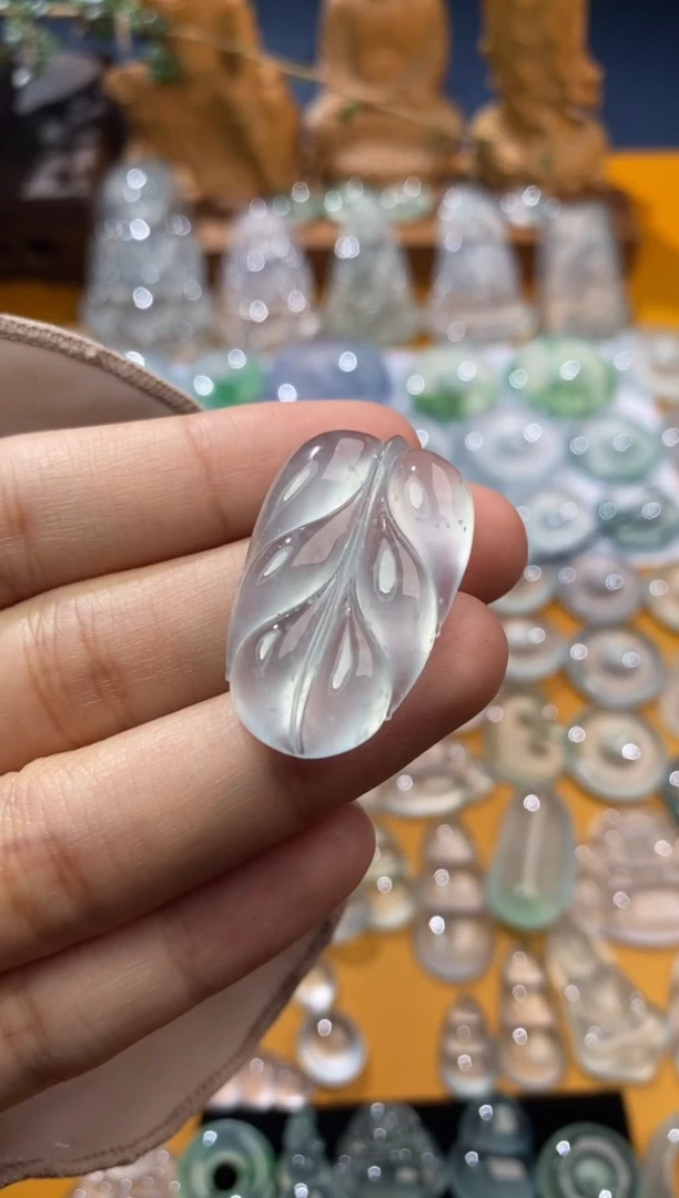 【闪购商品】定制翡翠未镶嵌叶子33.6*20.4*5.5