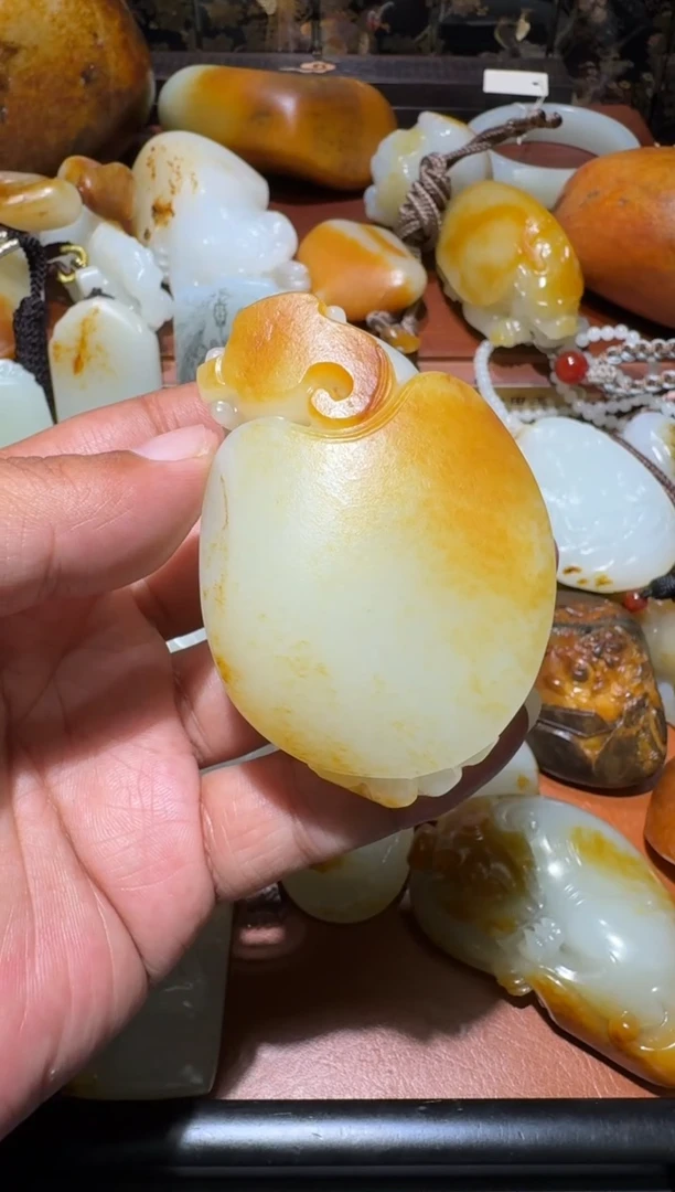 和田玉未镶嵌颈饰龙龟