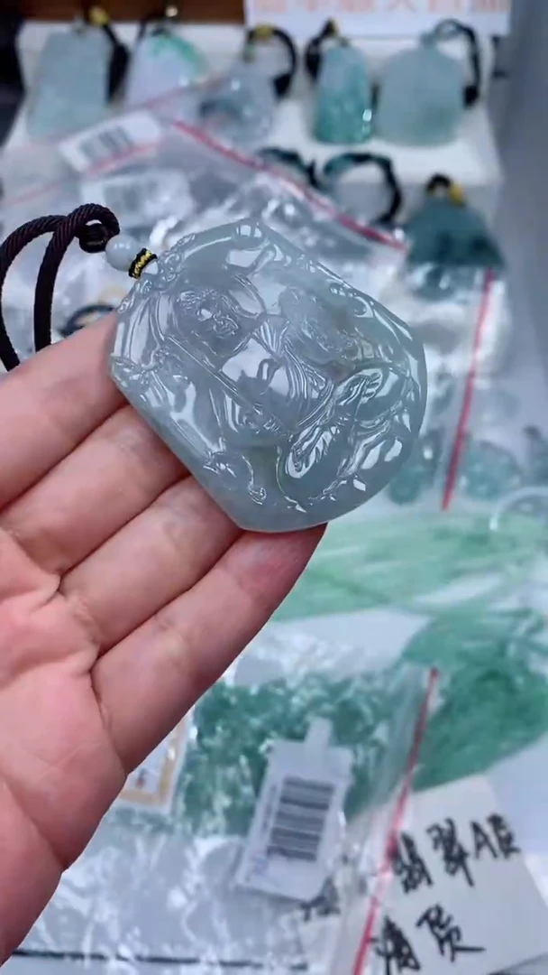 颈饰未镶嵌翡翠吊坠