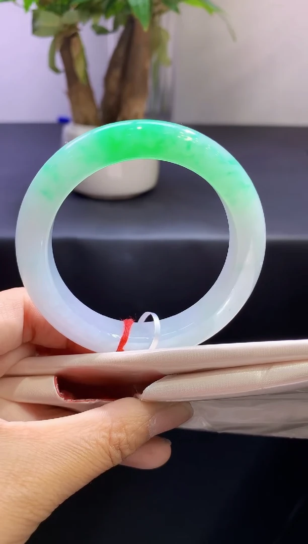 未镶嵌手镯翡翠翡翠手镯圈口57.8-t 149手镯定金2万卖价21万