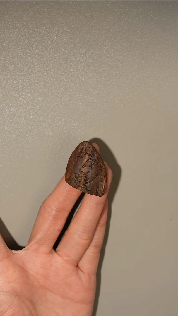 沉香吊坠老惠安沉水好运莲莲挂件吊坠3.17克